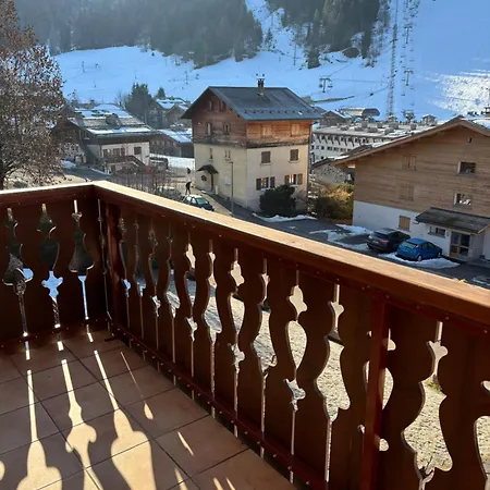 Avec Balcon Et Garage Apartamento